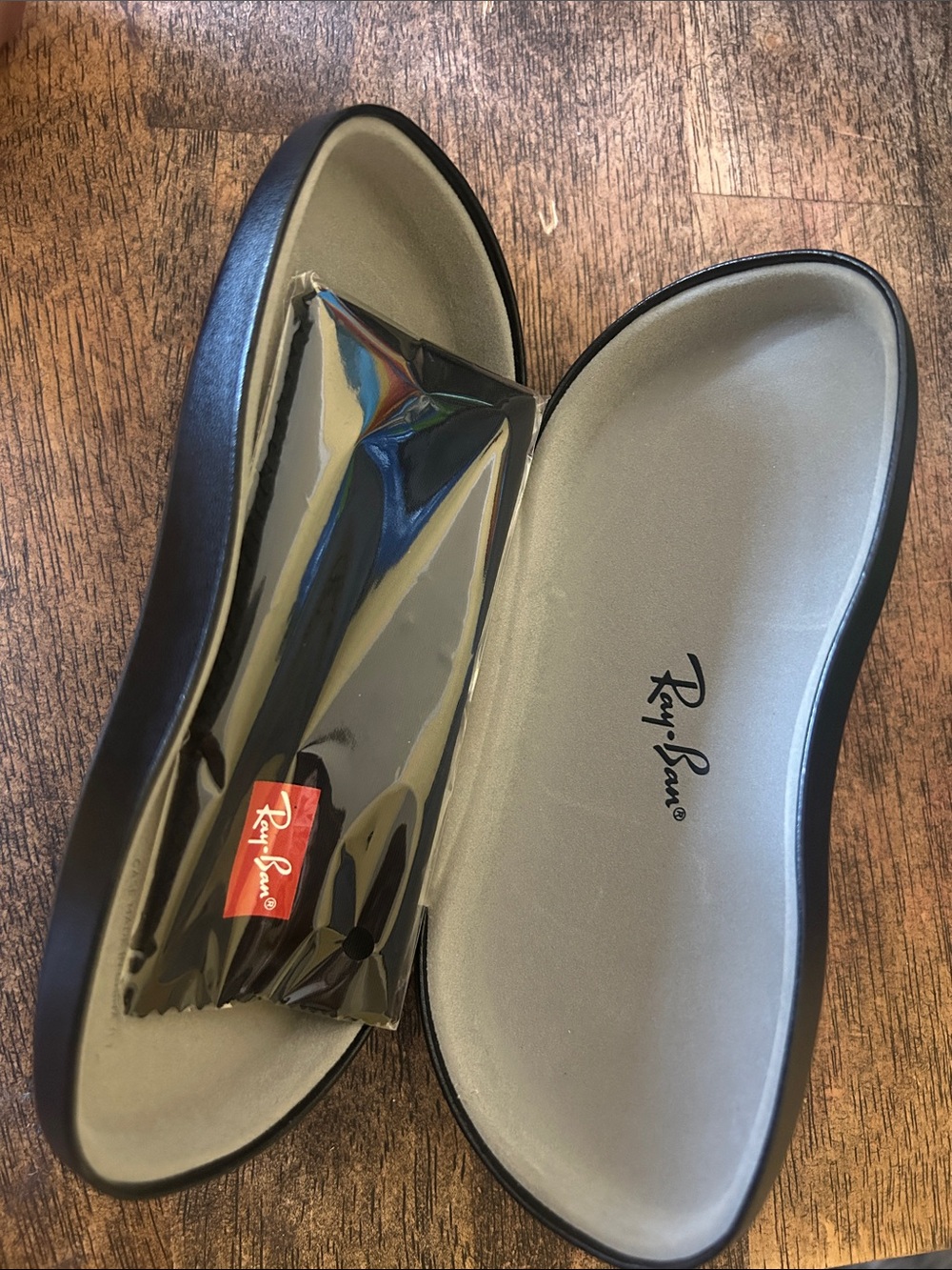 Ray-Ban Black Exterior Gray Interior Sunglasses Case with Cloth